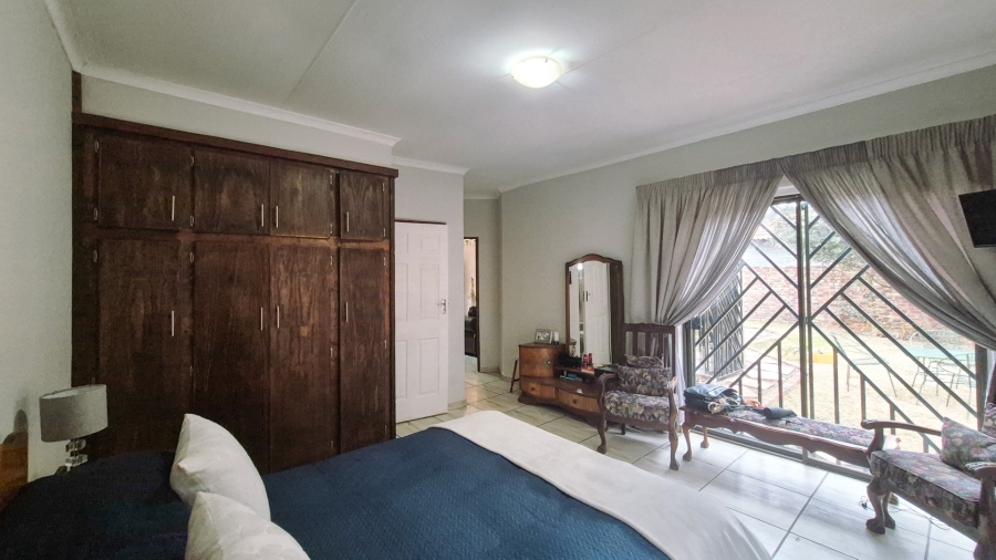 3 Bedroom Property for Sale in Mooivallei Park North West